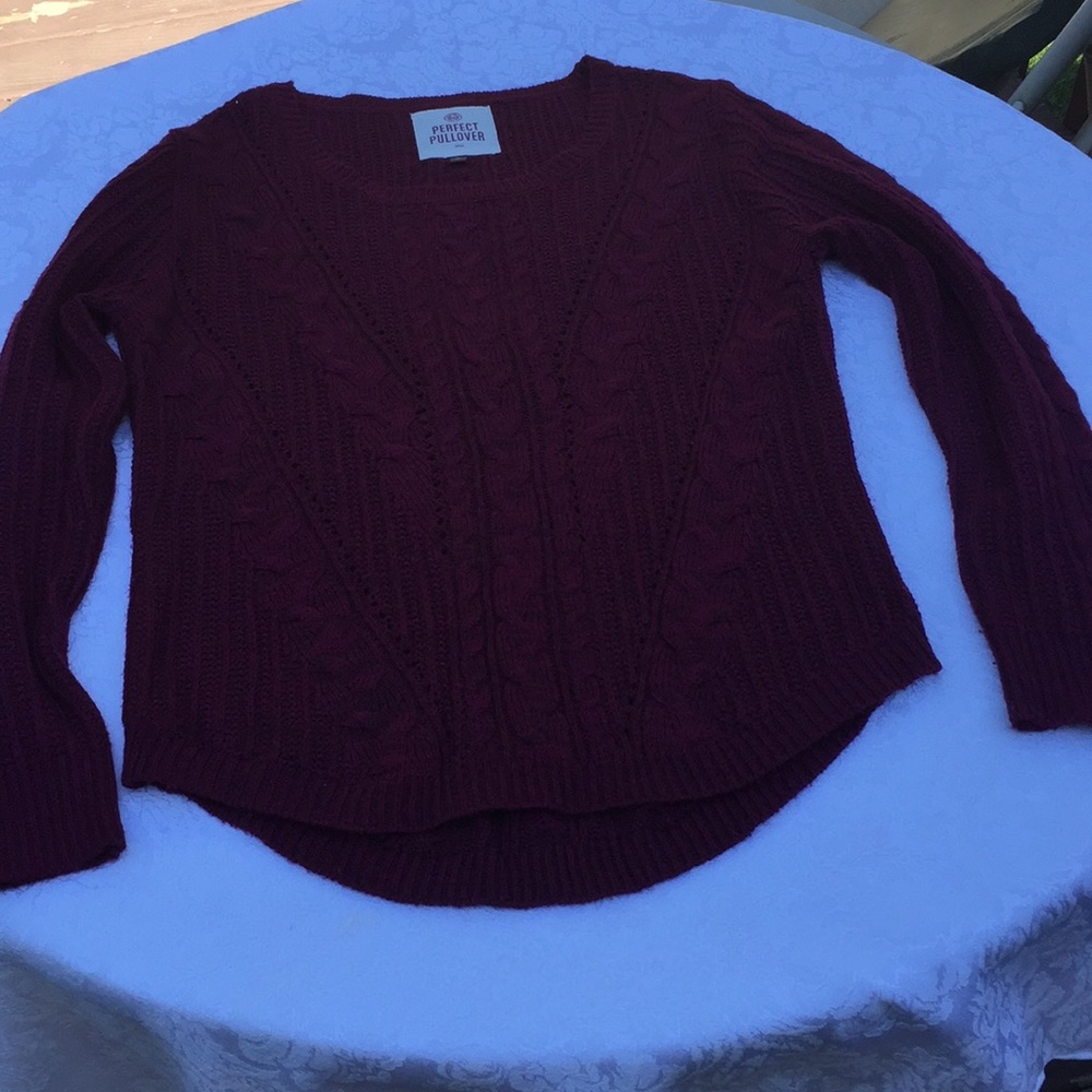 Burgundy “So” (Kohl’s) Pullover Sweater Size Large
